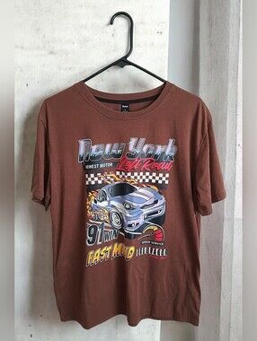 Men's Brown Graphic Car Print Crewneck T-Shirt